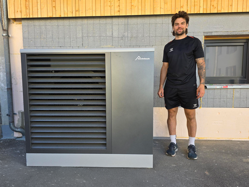 Außengerät einer bösch Wärmepumpe MOZART – leise und effizient für die Modernisierung der Heizung im Einfamilienhaus.