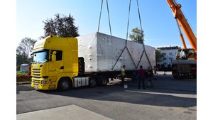 Gut und sicher verpackt trat das Gerät seine über 600 km lange Reise von Lustenau nach Köln via Sondertransport an. | © bösch heizung.klima.lüftung