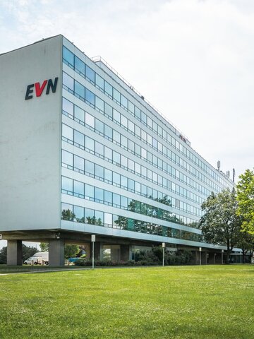 Die in die Jahre gekommenen Lüftungszentralen am EVN-Direktionsgebäude in Maria Enzersdorf wurden durch neu RLT-Geräte von bösch ersetzt | © EVN